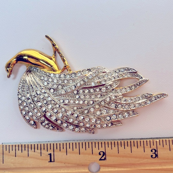 Large Vintage Gold-Plated Peacock Brooch Pin with Rhinestone-Encrusted Tail Pave - Picture 8 of 8